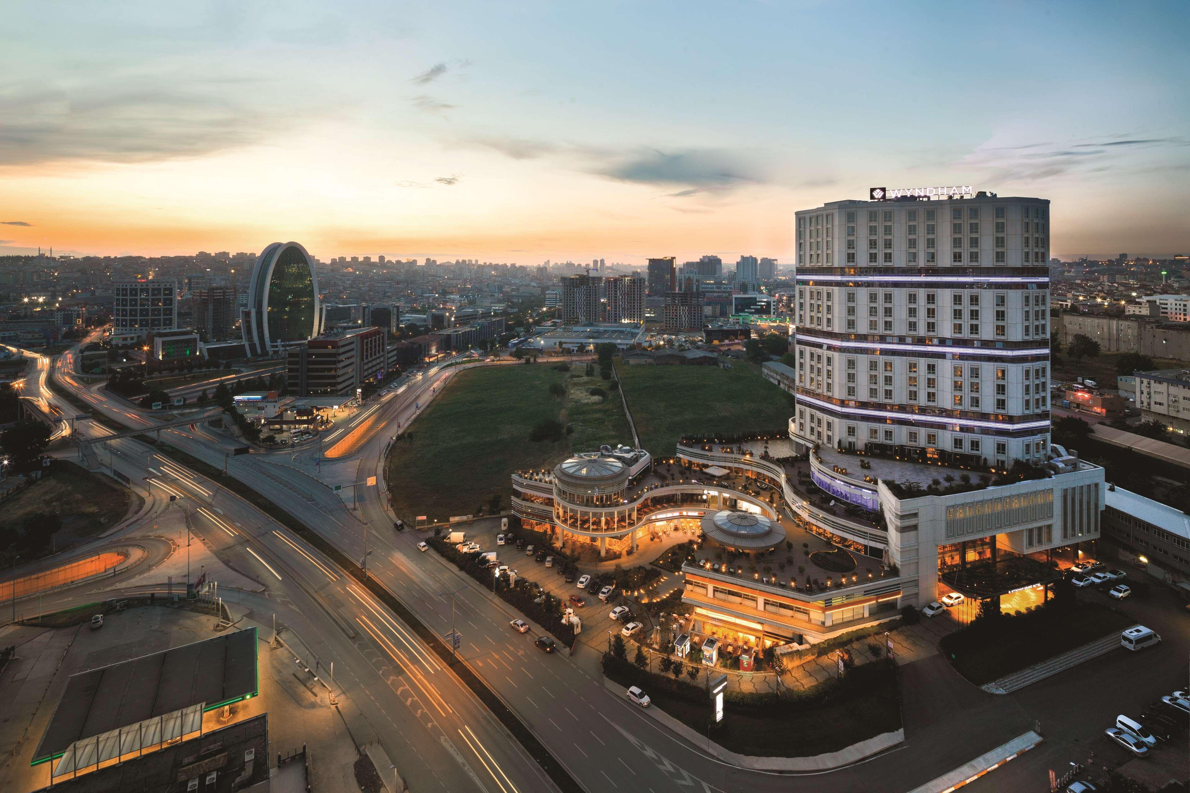 温德姆豪华伊斯坦布尔欧洲酒店 外观 照片 The hotel in 2015