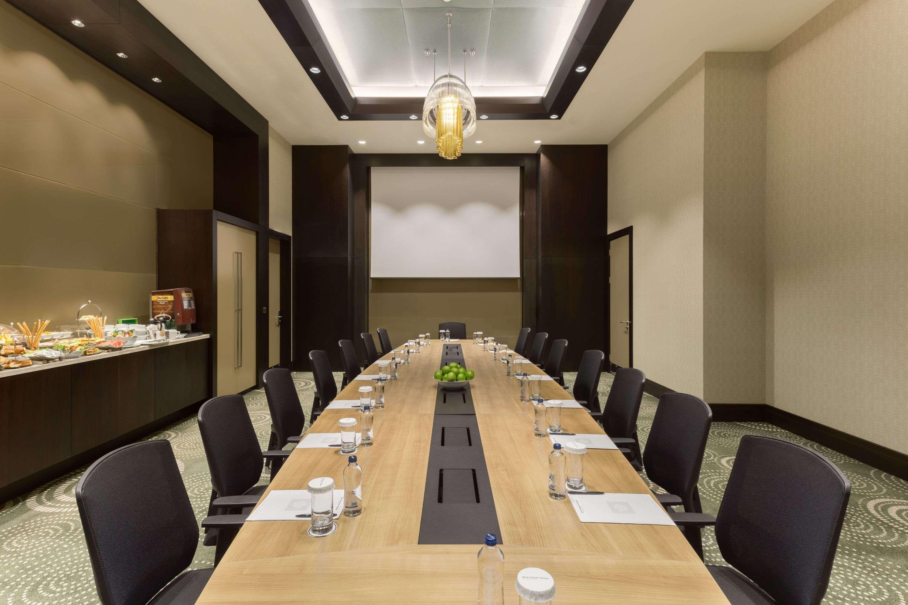 温德姆豪华伊斯坦布尔欧洲酒店 外观 照片 Boardroom