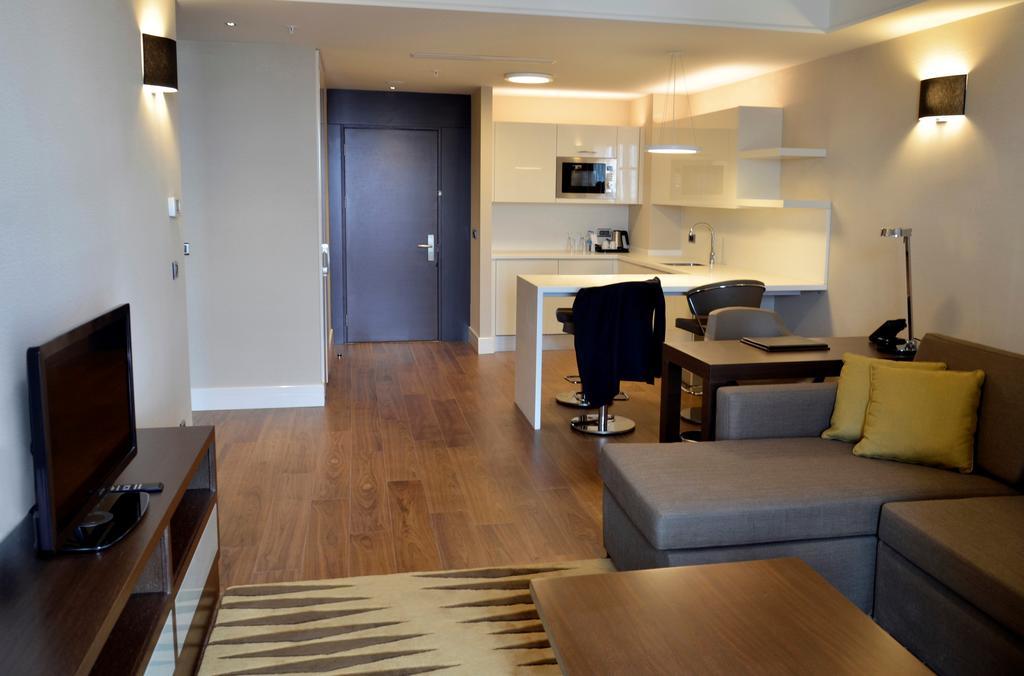 温德姆豪华伊斯坦布尔欧洲酒店 外观 照片 A typical studio apartment