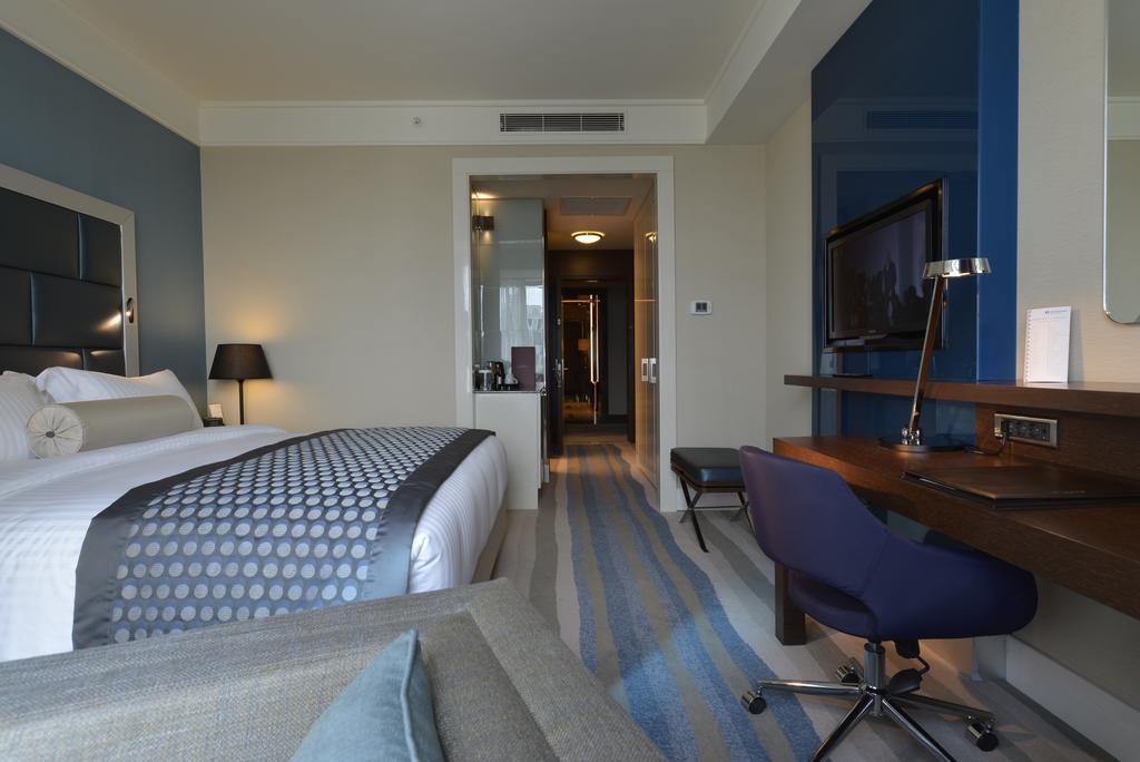温德姆豪华伊斯坦布尔欧洲酒店 外观 照片 A room at the hotel