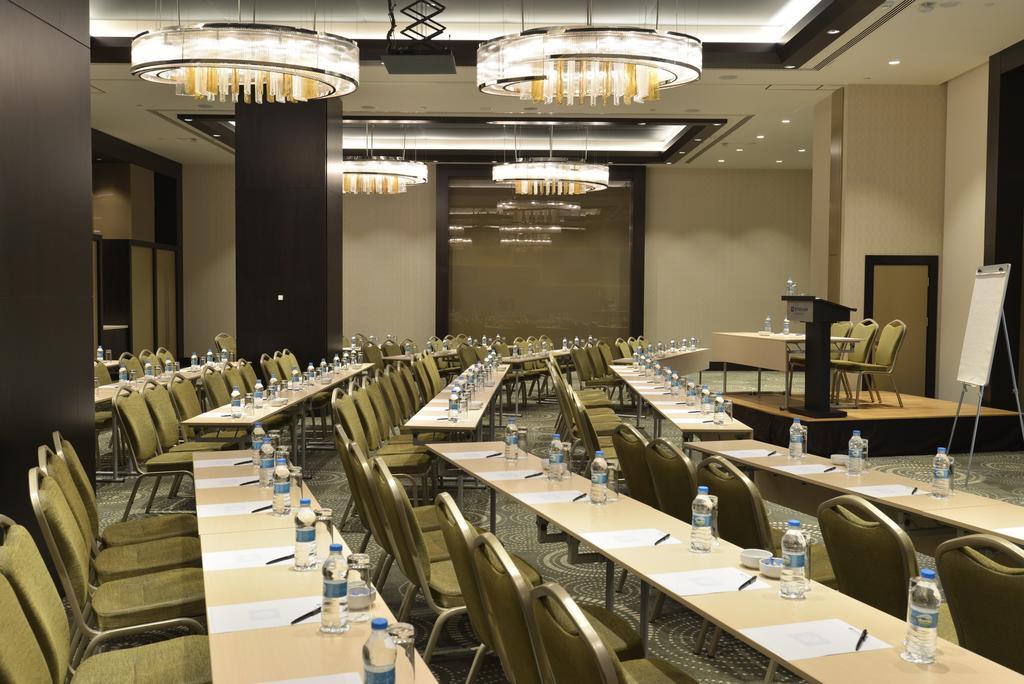 温德姆豪华伊斯坦布尔欧洲酒店 外观 照片 The meeting room